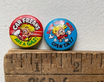 1960s comic weirdo buttons pin set