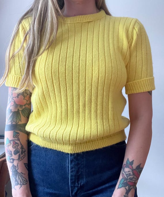 1960s 60s bright yellow ribbed acrylic short sleeve s… - Gem