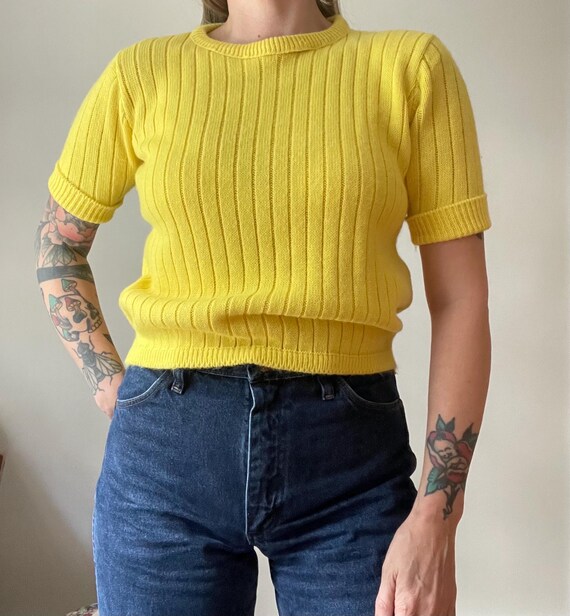 1960s 60s bright yellow ribbed acrylic short sleeve s… - Gem