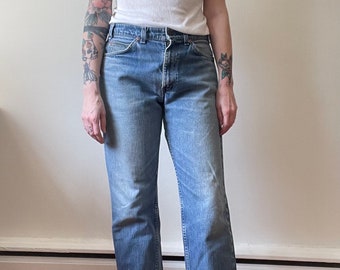 1980s 80s Levis made in USA mid rise straight leg  W34 L29