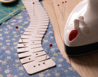 Silicone Hemmer Sewing Tool, Flexible Hem Ruler with Marking Holes, Curve Scale Hemming Ruler, Sewing Measuring Tool