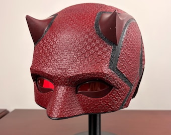 Casco de Daredevil Born Again – Máscara del vigilante rojo inspirada en la película / Paneles magnéticos / Accesorio para cosplay y exhibición
