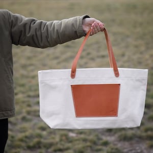 Large Market Tote image 1