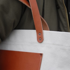 Large Market Tote image 9