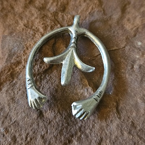 Naja Pendant - Etsy