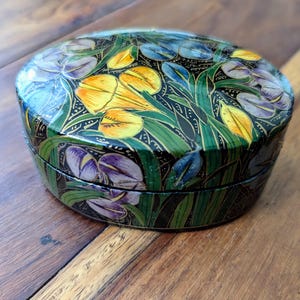 Vintage Kashmir Lacquered Paper Mache Jewelry Box: Floral Trinket Keepsake