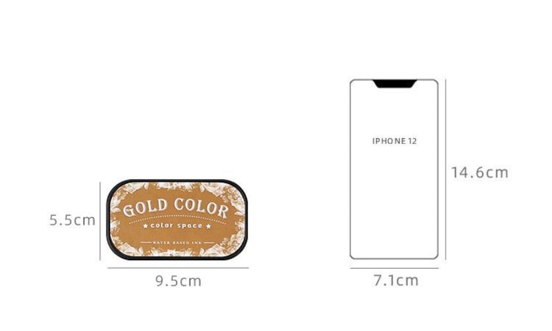May include: An illustration shows a rectangular label with the text "GOLD COLOR" and dimensions of 9.5cm x 5.5cm. Next to it is an iPhone 12, 14.6cm tall and 7.1cm wide. The label has a gold color with a black border.