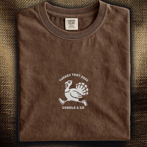 Comfort Colors® GOBBLE & GO Minimal Embroidered Turkey Shirt: Funny Thanksgiving Turkey Trot Tee / 七面鳥マラソン 刺繡Tシャツ