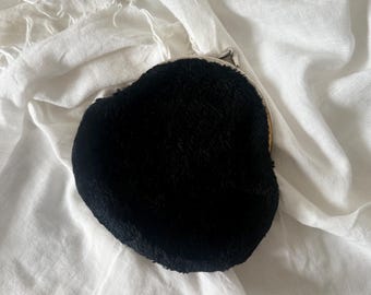 Vintage Black Fluffy Kiss-Lock Coin Purse / Wallet – Retro Small Clutch