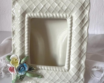 Marco de fotos de cerámica vintage Casa Nova: enrejado floral pintado a mano