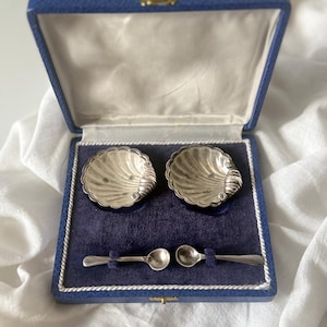 Vintage Silver Plated Shell Salt Cellars with Spoons – Coastal Table Decor Set