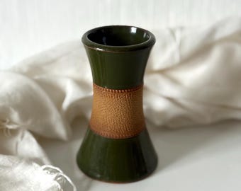 Vaso de cerâmica verde vintage: C & Co London Art Deco Pottery