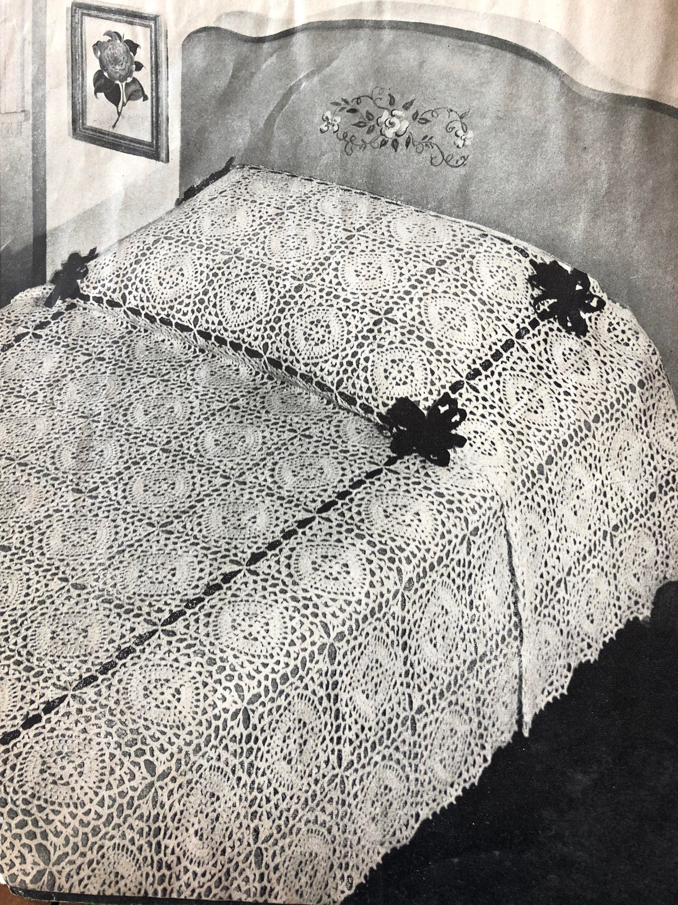 19 Crochet Bedspread Patterns with Lace, Granny Squares, and Pineapple Motifs 10 Crocheted Vintage Bedspread