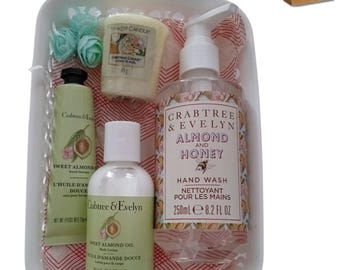 Crabtree & Evelyn Mandelöl-Geschenkset - Handwäsche, Lotion und Yankee Candle