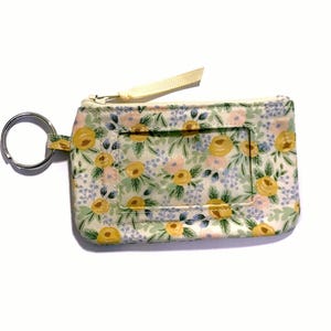 Cartera con llavero para identificación en rosa de Rifle Paper Co., porta identificación con foto, tarjetero floral, monedero pequeño con cremallera, tarjetero minimalista, regalo para ella