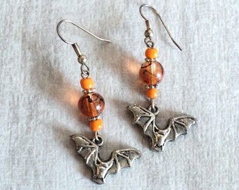 Pendientes de murciélago con cuentas naranjas y negras: accesorio de bisutería para Halloween