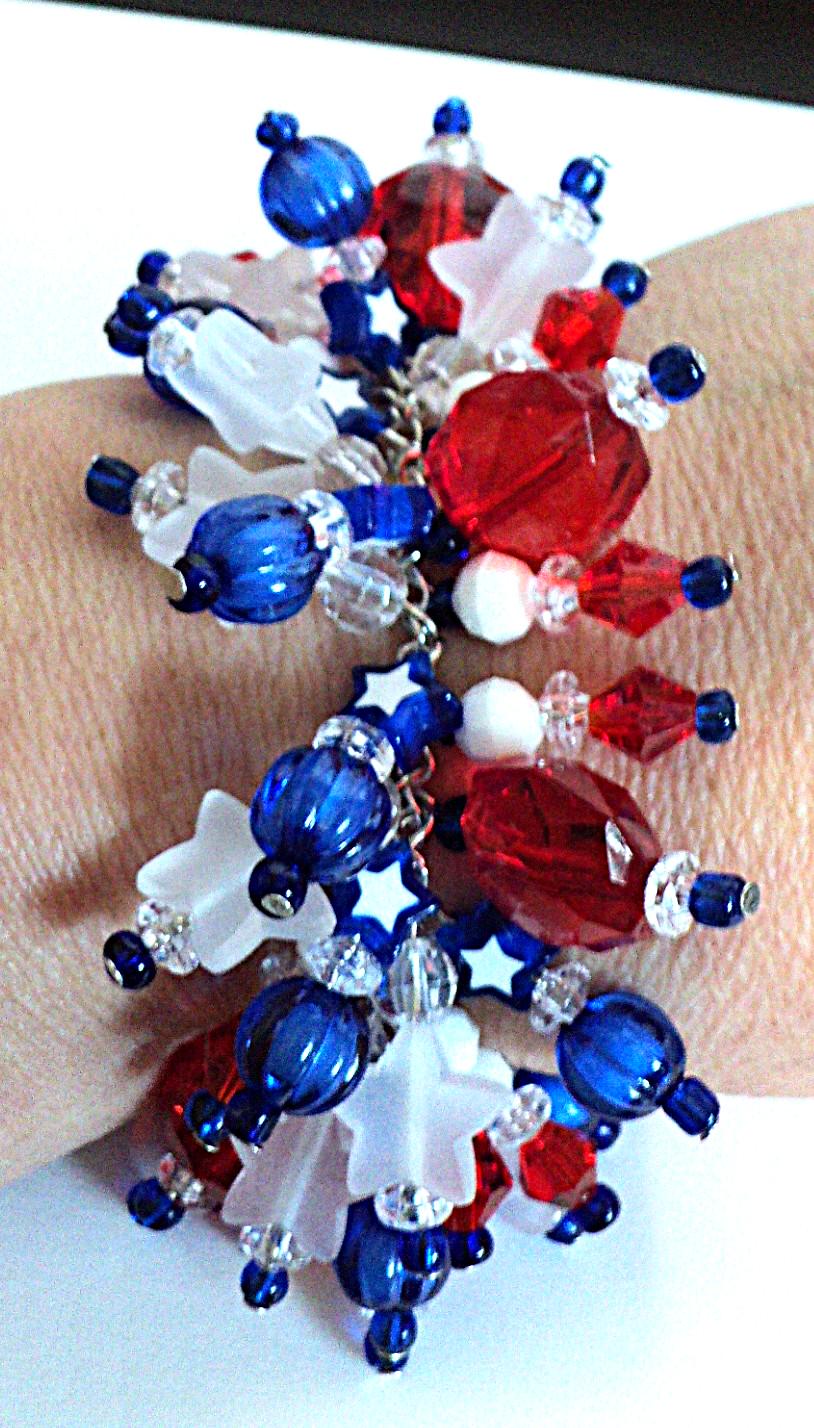 Braccialetto Cha Cha con perline patriottico per il 4 luglio: gioielli per le celebrazioni in rosso, bianco e blu - Italia
