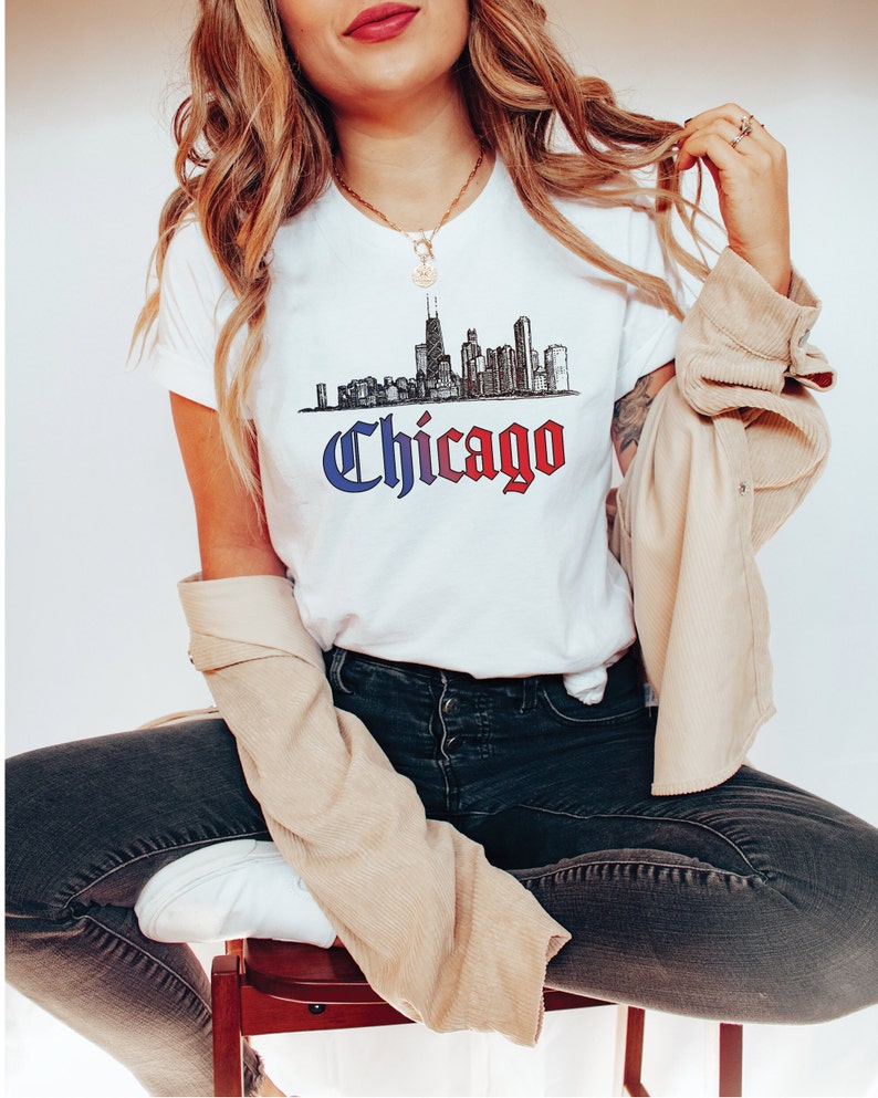 vintage chicago tshirt . goth chicago pride sweatshirt . windy city skyline souvenir mens womens unisex gender neutral image 2
