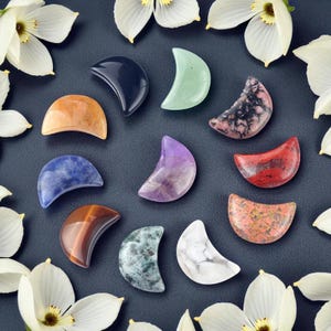 Gemstone Crescent Moon Crystal Carving - 20mm Natural Stone Moon Shaped Figurine - Gemstone Moon Totem for Healing