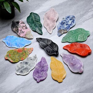 Crystal Leaf Carving – Natural Gemstone Leaf Decor - Hand-Carved Crystal Leaves – Chakra Healing Stones