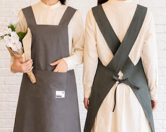 Japanese-style cross-back apron | Washed cotton pinafore dress | Kitchen apron with central pocket | Comfortable fit | One size