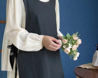 Women's Japanese cotton apron | Kitchen apron with large pockets | Practical crossover design | Kitchen accessory | Unique gift