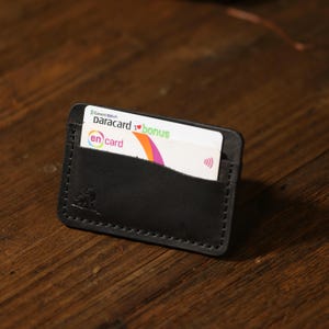Card Holder - A minimalist Gift For Your Loved Ones - A Great Wallet And Card Holder That Will Reflect Your Style - Laser Engraving Free
