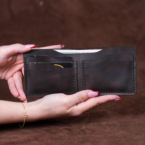 Classic Wallet / A minimalist Gift For Your Loved Ones / A Great Wallet And Card Holder That Will Reflect Your Style / Laser Engraving Free