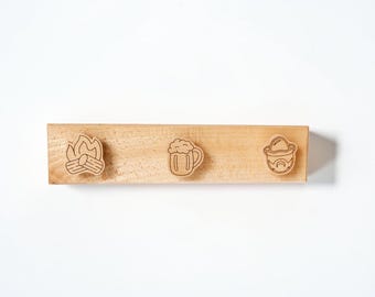 Wood Sauna Rack, Decorative Hooks with Engraved Knobs
