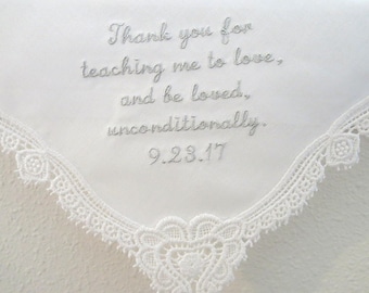 Embroidered Wedding Handkerchief Mom, Personalized Wedding Hankerchief, Hankerchiefs for Bridal Party, hankerchiefs, moms handkerchief