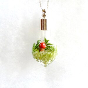 Nature Jewelry, Woodland Necklace, Terrarium Necklace, Moss Terrarium, Heart Pendant