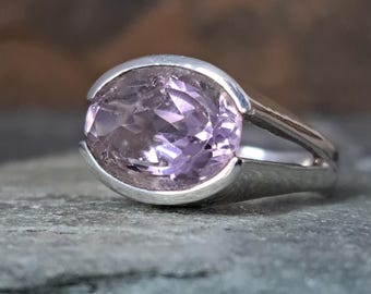 Anillo modernista de cristal lila, plata de ley, totalmente contrastado en Edimburgo, talla P, 7,4 g, J11595