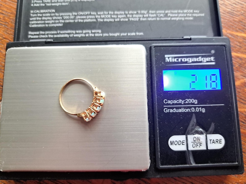 Anillo de oro macizo de 9 quilates con cinco ópalos, talla N (Reino Unido), peso 2,2 g. J10335 imagen 17