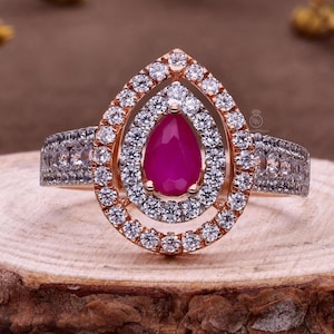 Peergeslepen robijnrode ring | gouden ring | Moissaniet of laboratoriumdiamanten druppelvormige haloring | gouden of zilveren verlovingsring | Bruidsstatementsieraden