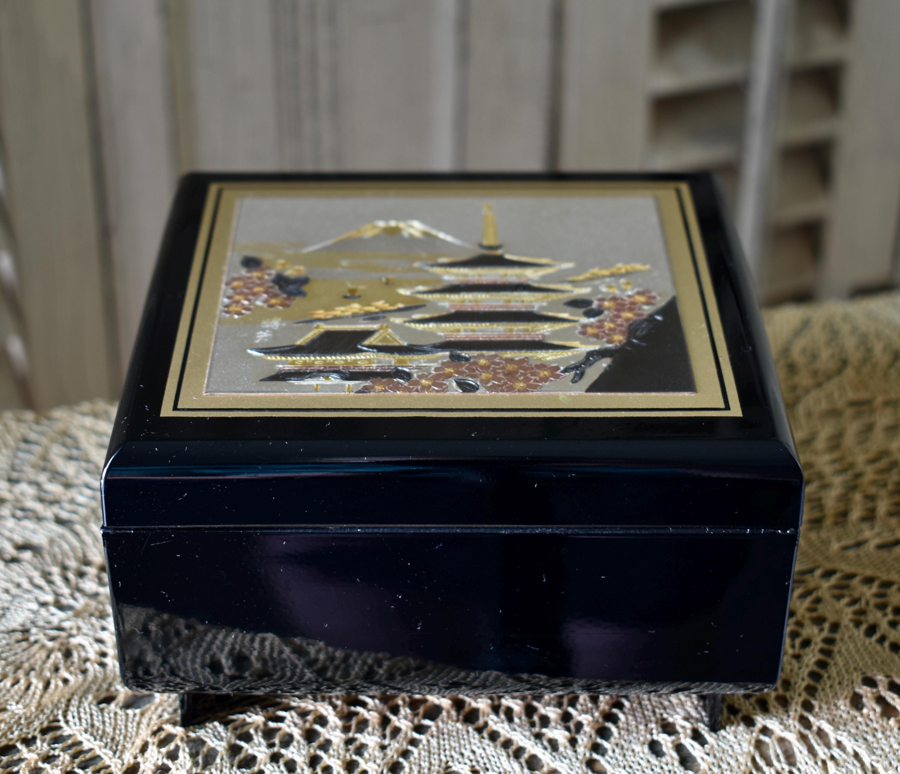 時代物　金属製　葛家　葛屋　置物　 インテリア Japanese Jewelry Cabinet - Etsy