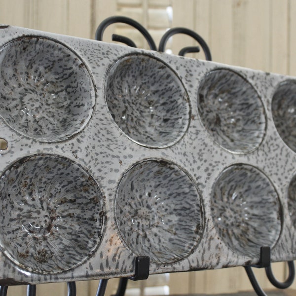 Antique Gray Graniteware Muffin/Bundt Pan,Primitive Enamelware, Country Kitchenware, Collectible Primitive Cookware, Extra Long. Bakes Eight