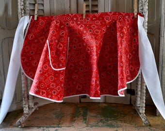 Vintage 50s Half Apron: Red & White Hostess Kitchen Accessory