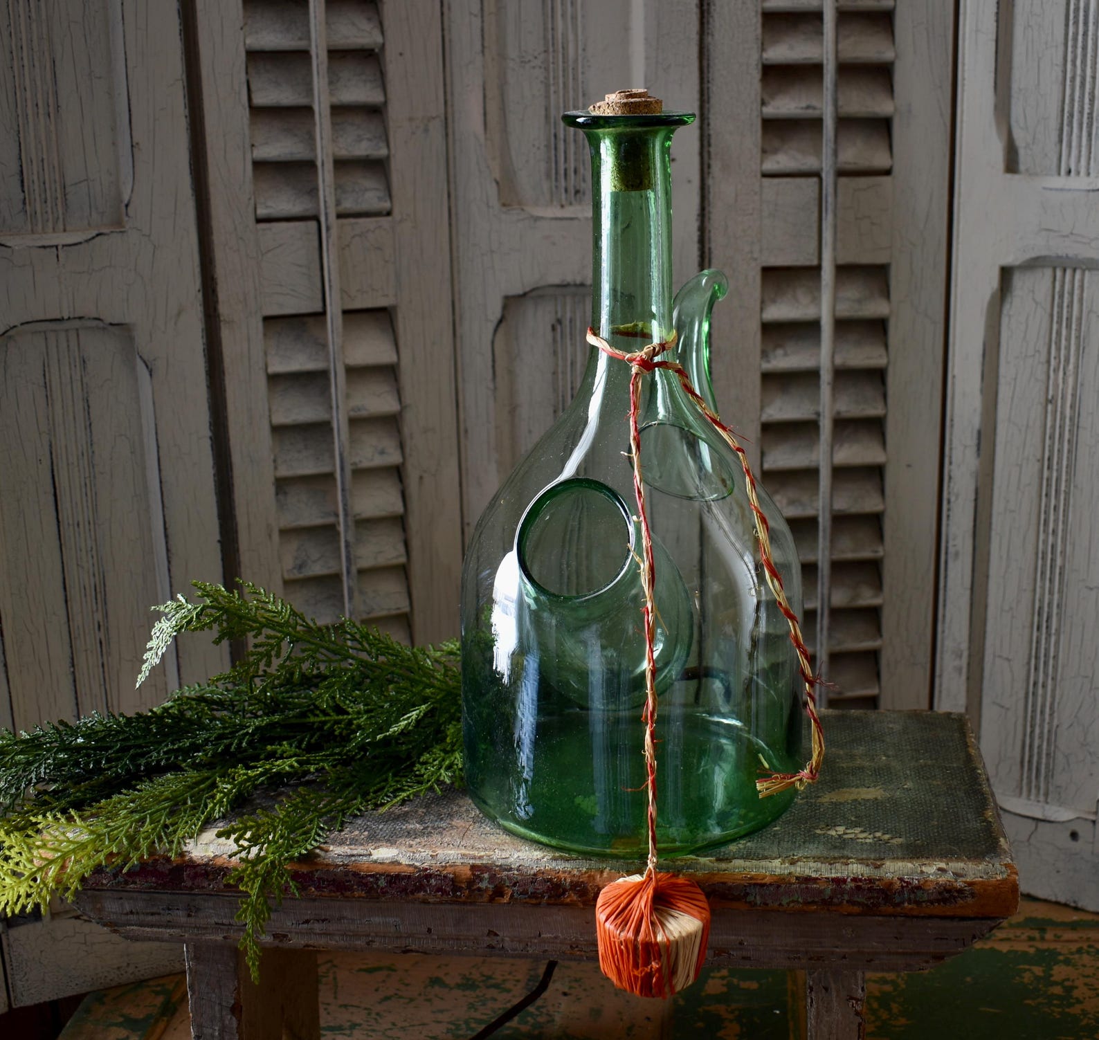 1960s Spanish Wine Decanter, Green Glass Jug Porron, MCM, Rattan Stopper, Green Blown Glass, Raffia stopper, Ice chamber/aerator