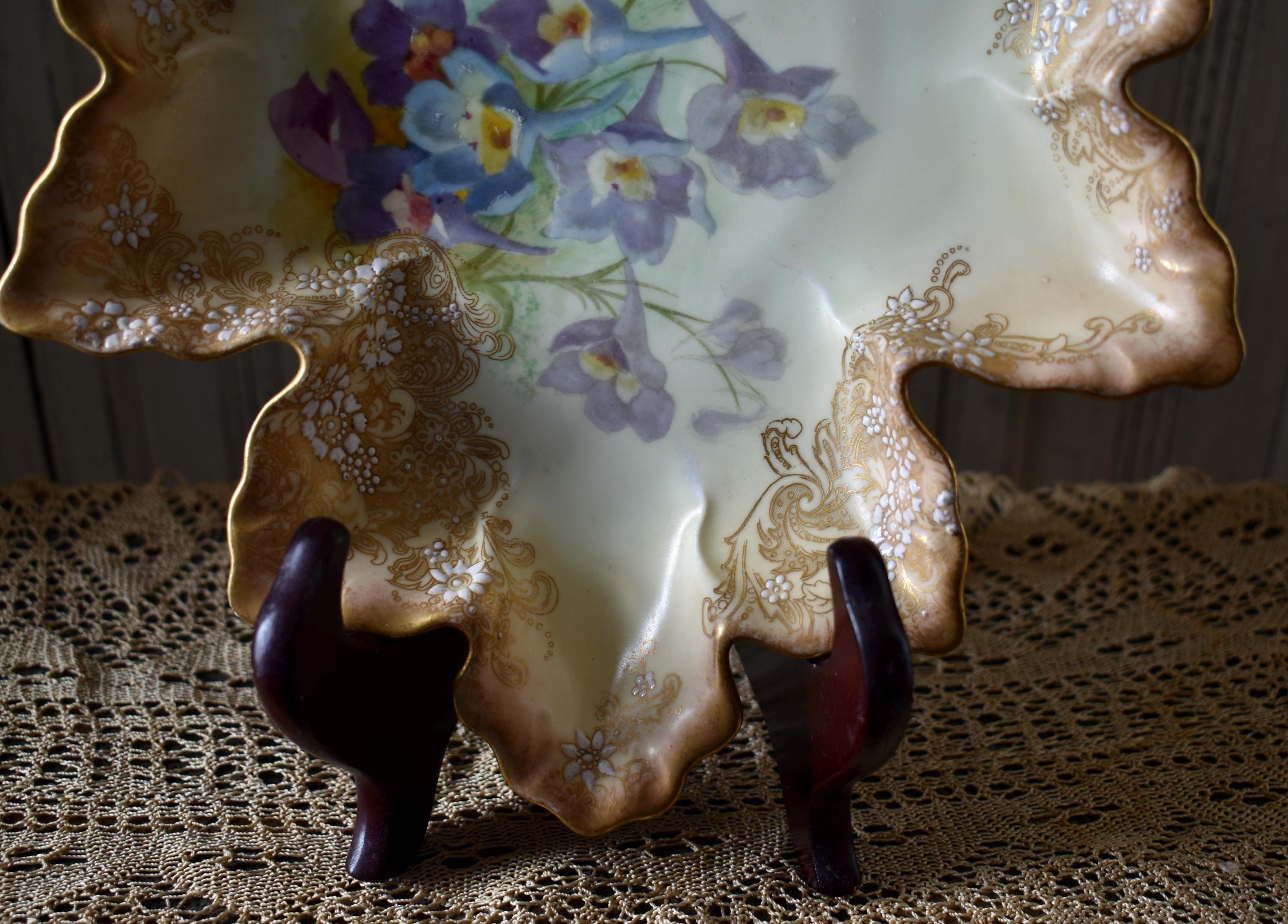 アンティーク ロイヤルドルトン プレート – 手描きラークスパー