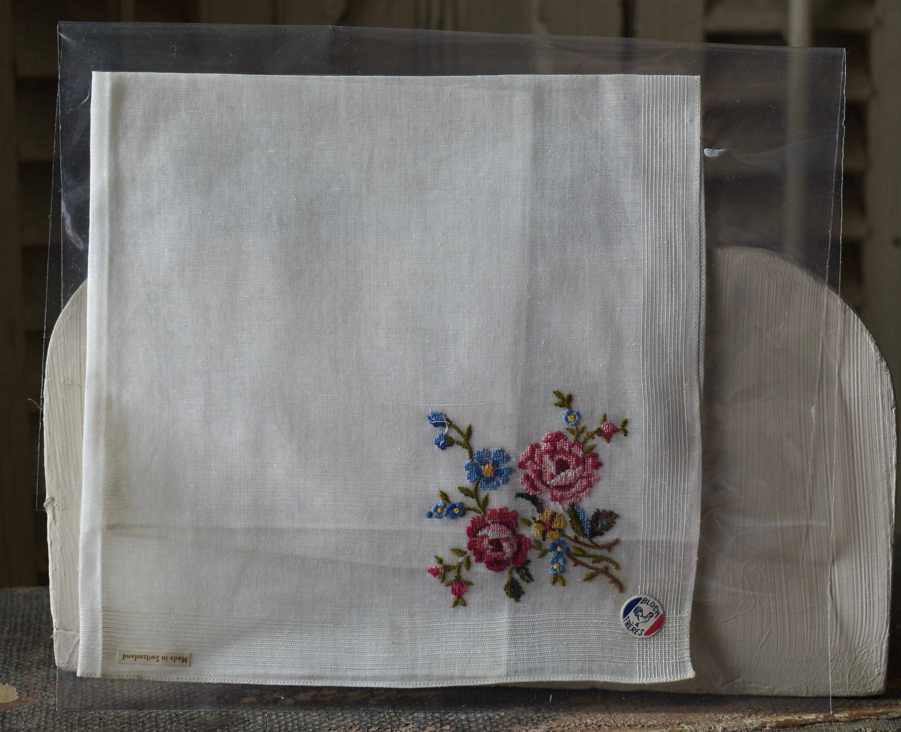 小物 1900s Hand Embroidery Handkerchief Vintage Swiss-made Embroidered Handkerchief, NOS, Floral