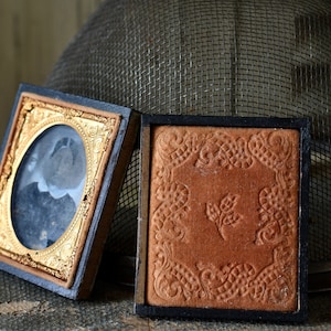 Antique Daguerreotype, Mid 1800&#39;s, Ambrotype, Tintype, Melainotype, or Ferrotype, Collectible Antique Woman Photo Case