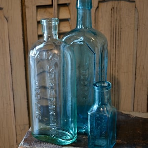 Antique Pharmacy/Cure-all Tonic Apothecary Bottle Set of Early Medicine Bottles/ Aqua/ Pinkham&#39;s/Scovill-Excellent Condition-3 Sizes