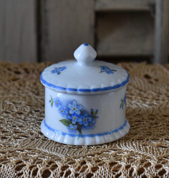 Vintage Ring Keeper-REUTTER Germany- Porcelain Pe… - image 1