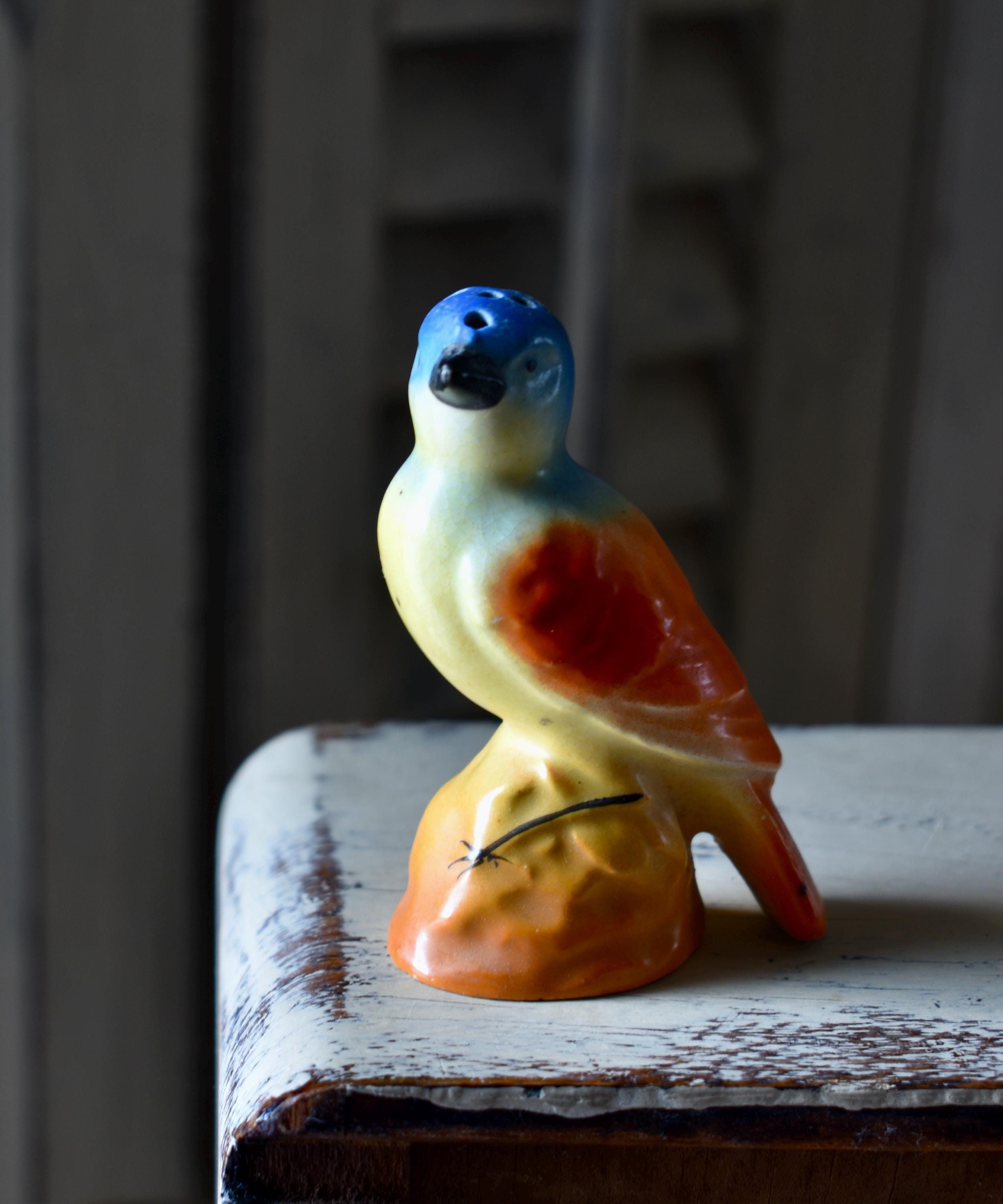 ヴィンテージのカラフルな陶器の鳥：レトロな棚飾り - Etsy 日本