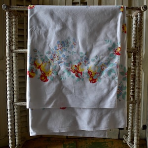 Vintage Tablecloth 1950&#39;s Textile Retro Kitchen Charming Muted Fruit and Flowers Pattern, Picnic Table Cover, Collectible Vintage-Full Size