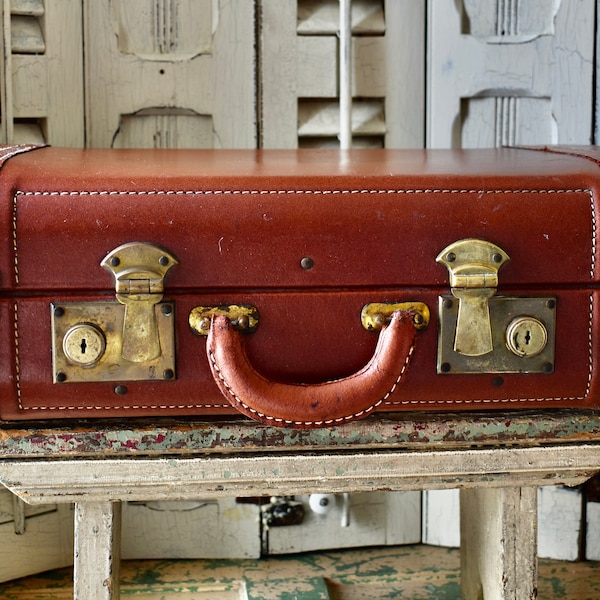 Antique Train Hard-side Overnighter 1940's Luggage Rare Suitcase Vintage Case, Carry-on, Leather Like Suitcase