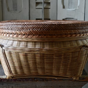 Cesta redonda extragrande antigua - Cesta tejida a mano con fabulosa tapa circular, extra grande y profunda,