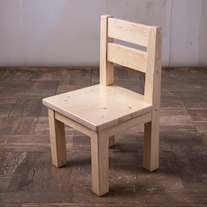 小さな木製の子供用椅子 - Etsy 日本