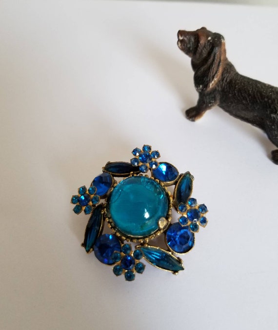 Vintage blue rhinestone brooch lucite center blue… - image 1