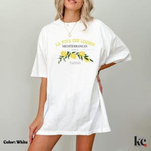 Mediterranean Lemon Graphic T-Shirt: Summer Trendy Fruit Tee